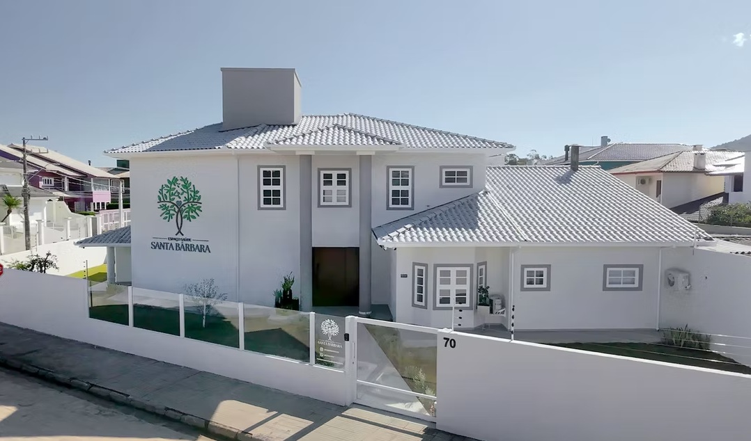 Fachada da clínica Espaço Saúde Santa Bárbara